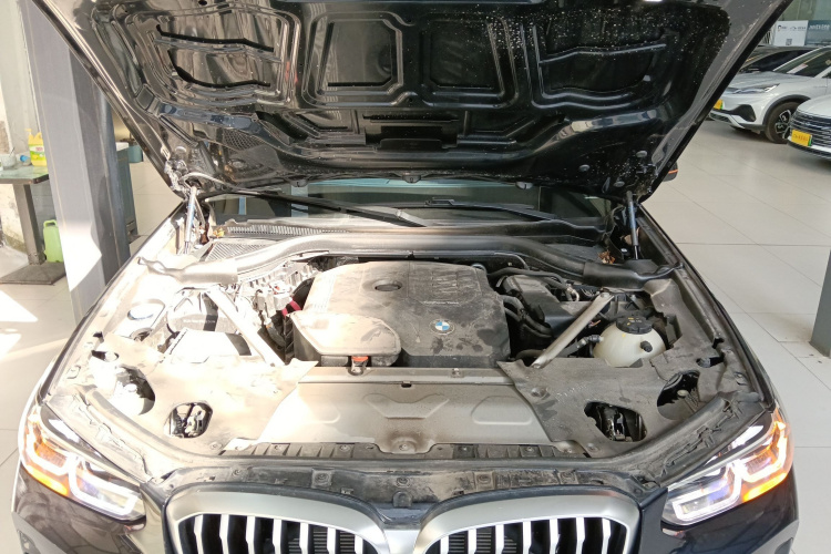 宝马X3 2022款 改款 xDrive25i M运动套装机舱底盘24