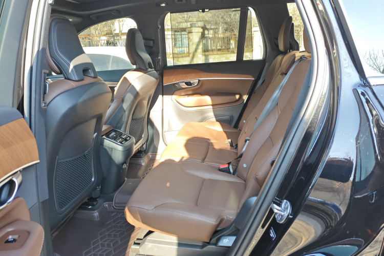 沃尔沃XC90 2024款 B6 智逸豪华版 7座中控内饰21