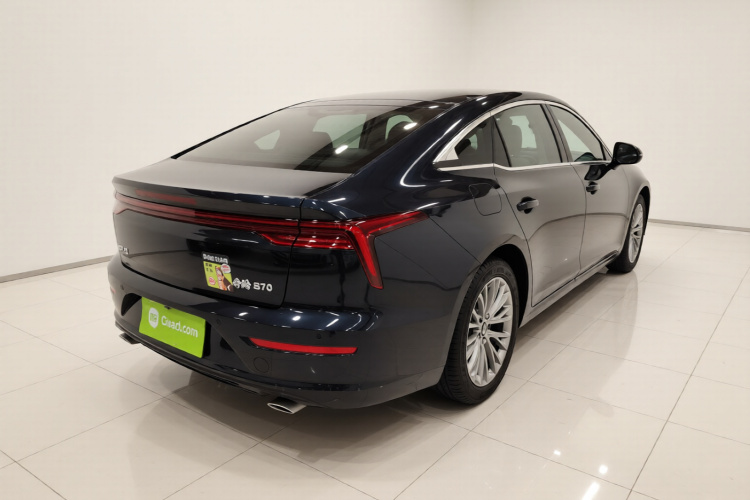 奔腾B70 2025款 龙耀版 1.5T 欢享型车身外观7