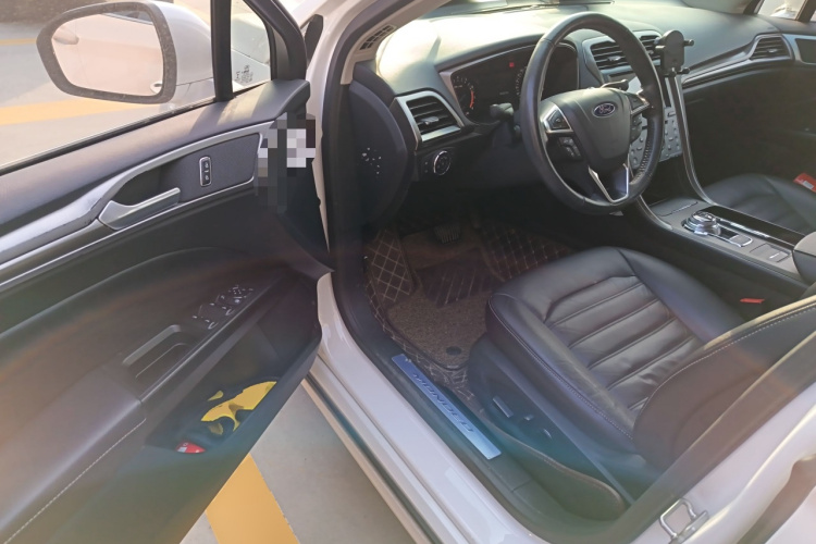 福特 蒙迪欧 2017款 EcoBoost 180 时尚型中控内饰20