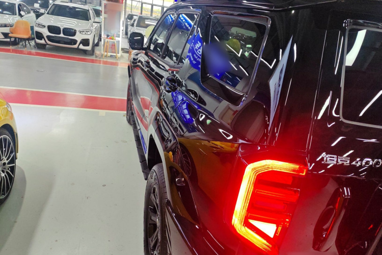 坦克400 2025款 2.0T 汽油版车身外观4