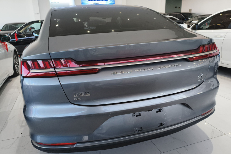 比亚迪 汉 2020款 DM 四驱性能版尊贵型车身外观6004