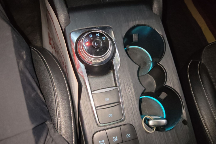 福特 福克斯 2020款 两厢 EcoBoost 180 自动锋潮型局部细节18