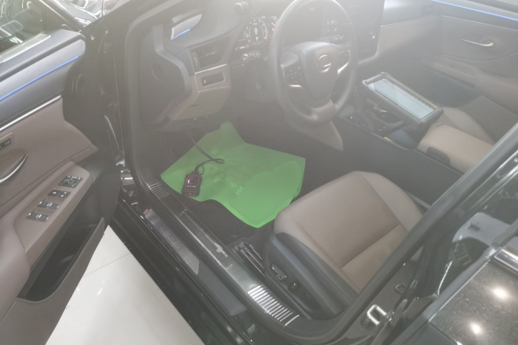 雷克萨斯ES 2025款 200 臻享版中控内饰7003