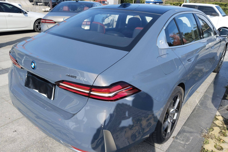 宝马i5 2024款 eDrive 35L 尊享型 豪华套装车身外观6005