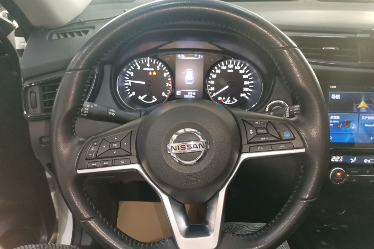 日产 奇骏 2020款  2.5L XL ITS CVT 4WD豪华领航版中控内饰13