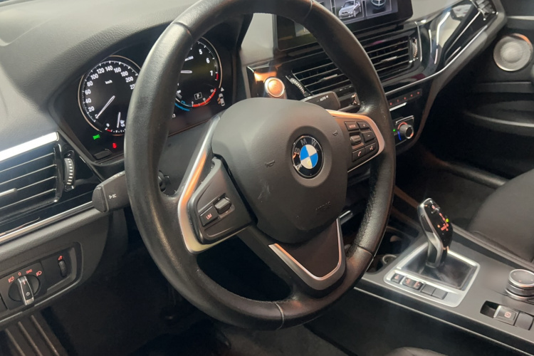 宝马1系 2023款 120i M运动版中控内饰7007