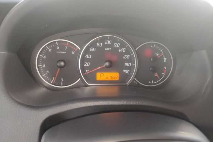 铃木 雨燕 2016款 1.5L 自动时尚型酷玩版局部细节14