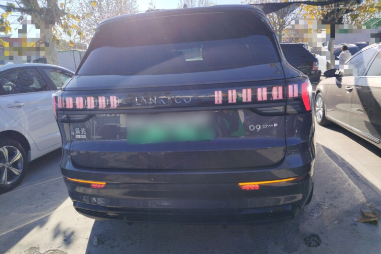 领克09 EM-P 2023款 2.0TD EM-P 远航版PM 七座车身外观6