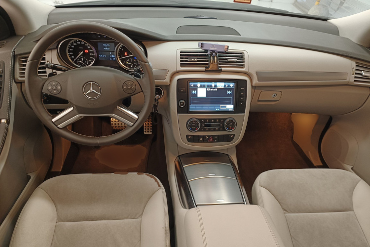 奔驰R级 2014款 R 320 4MATIC 商务型中控内饰12