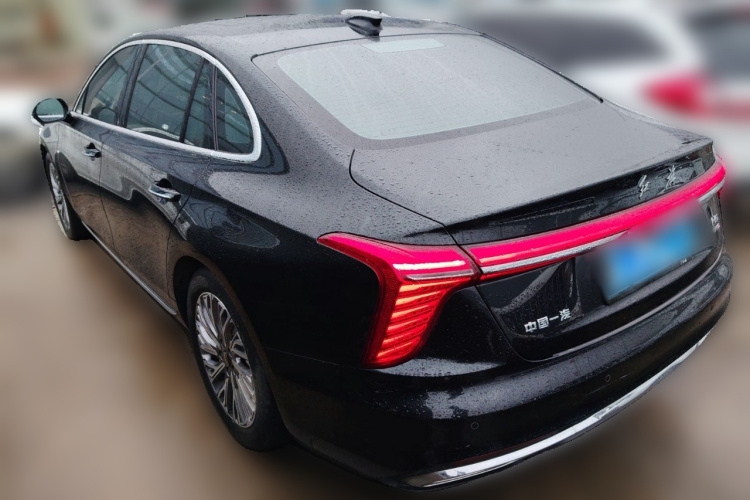 红旗H5 2023款 2.0T 自动智联旗畅版车身外观5