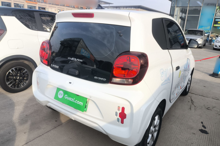 荣威 科莱威CLEVER 2022款 311km元气啵啵版车身外观7