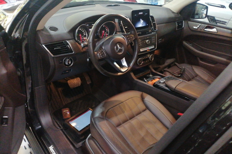 奔驰GLE 2018款 GLE 400 4MATIC 臻藏版中控内饰12