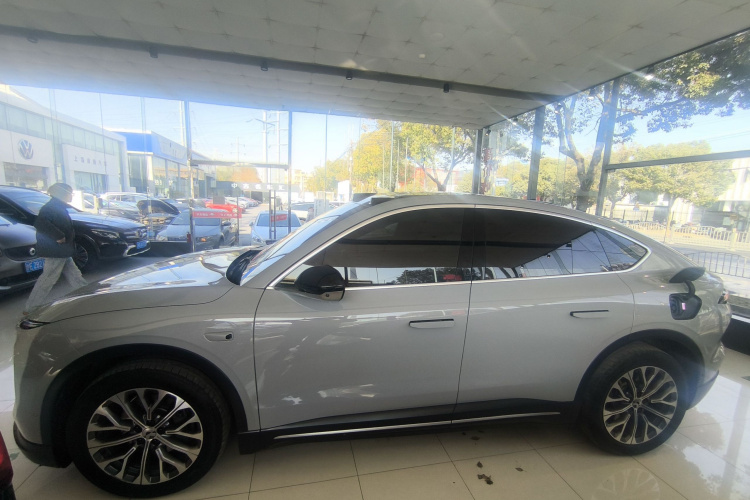 蔚来EC6 2024款 75kWh车身外观4