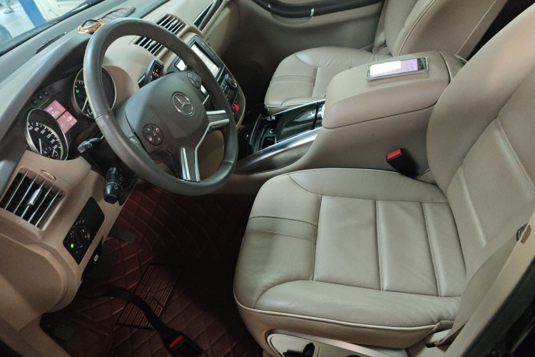 奔驰R级 2015款 R 320 4MATIC 豪华型局部细节19