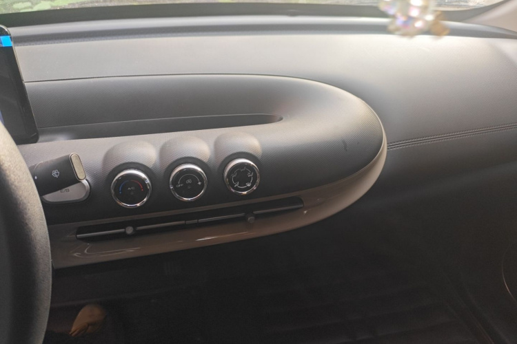 五菱汽车 五菱缤果 2023款 333km 快享款局部细节16