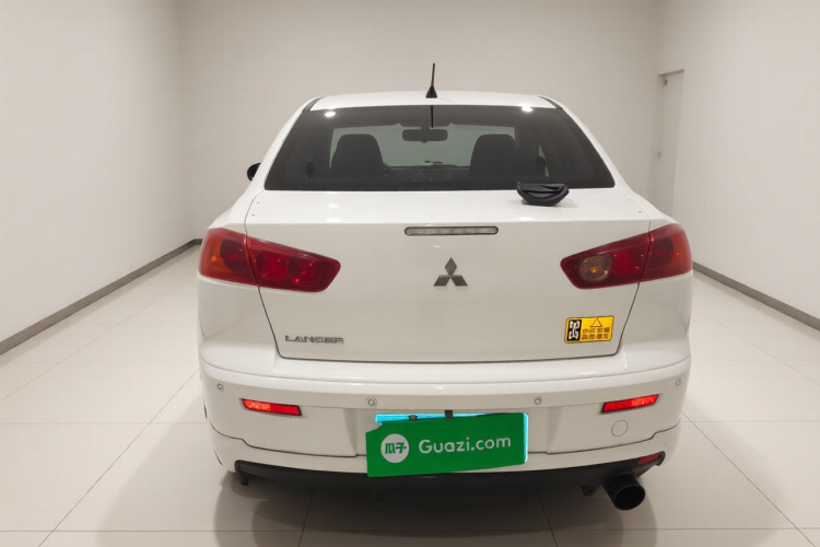 三菱 翼神 2012款 时尚版 1.8L 手动舒适型车身外观6