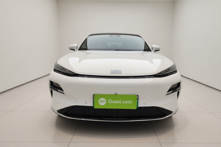 吉利银河 银河星耀8 2025款 130km EM-i 尊享版车身外观2