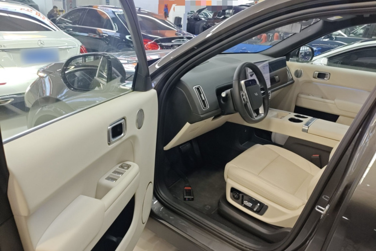 理想汽车 理想L8 2025款 Max 智能焕新版中控内饰20