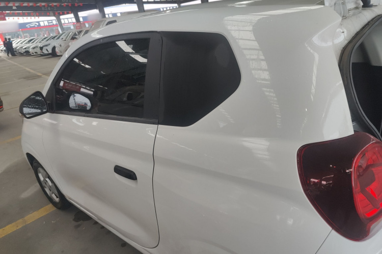 荣威 科莱威CLEVER 2021款 302km卓越版车身外观4