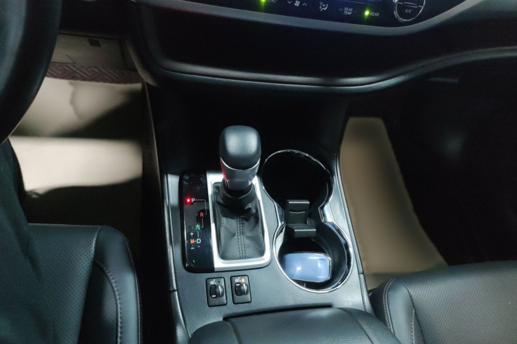 丰田 汉兰达 2021款 2.0T 四驱豪华版 7座局部细节18