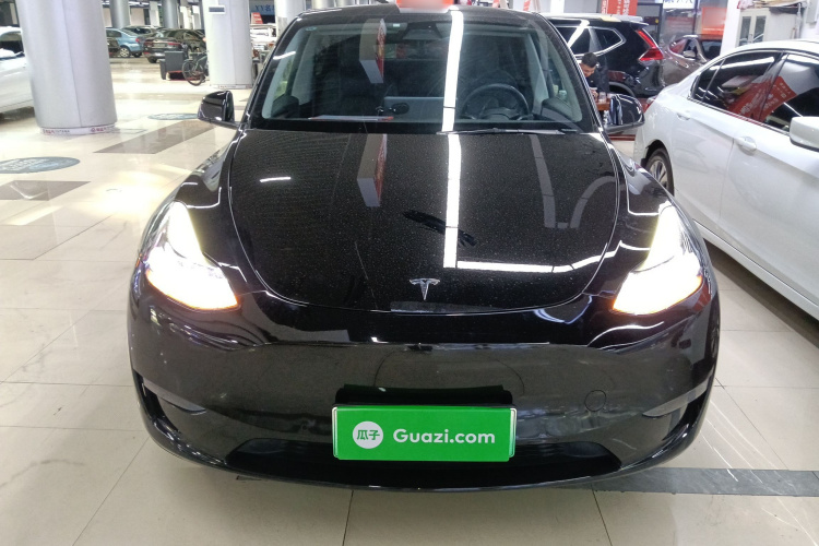 特斯拉 Model Y 2021款 标准续航后驱版车身外观2