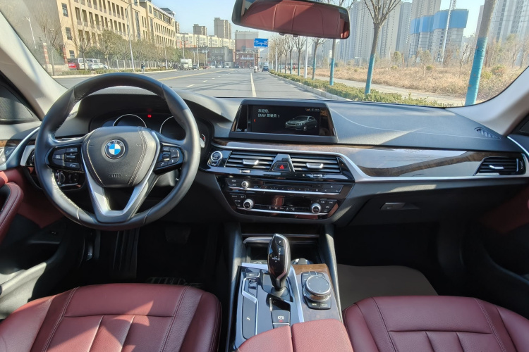 宝马5系 2018款 528Li 上市特别版中控内饰7002