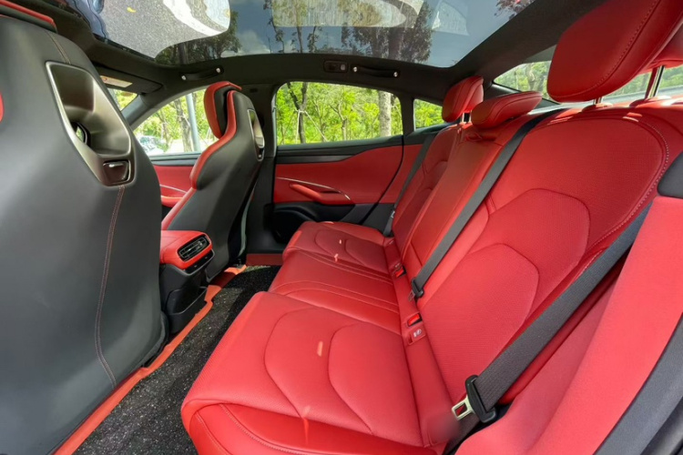 小米汽车 小米SU7 2024款 后驱超长续航高阶智驾Pro版中控内饰7003