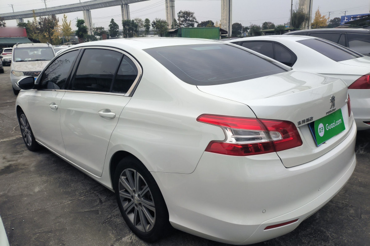 标致408 2014款 1.8L 自动豪华版车身外观4