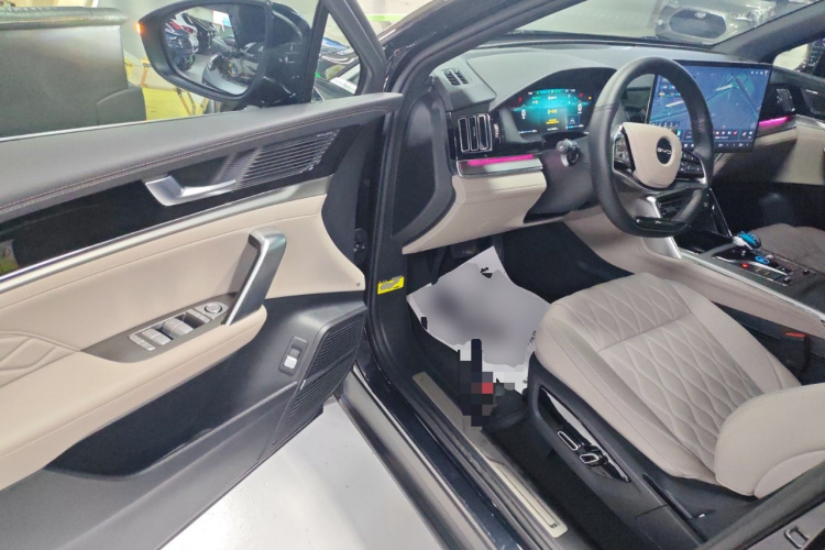 比亚迪 唐新能源 2024款 DM-p 荣耀版 215KM 四驱尊享型中控内饰7003