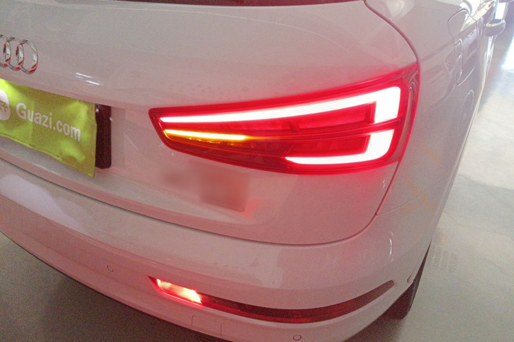 奥迪Q3 2016款 40 TFSI quattro 全时四驱运动型车身外观9