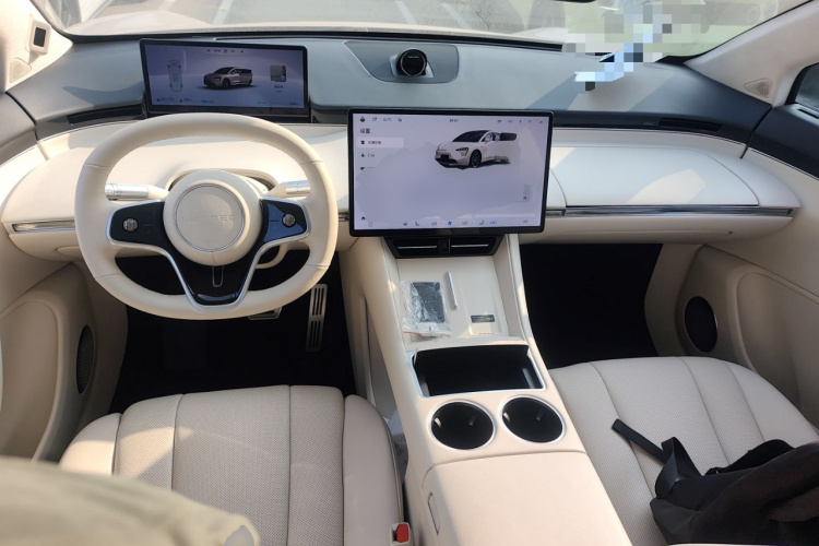 鸿蒙智行 智界R7 2025款 增程 251km Max中控内饰7002