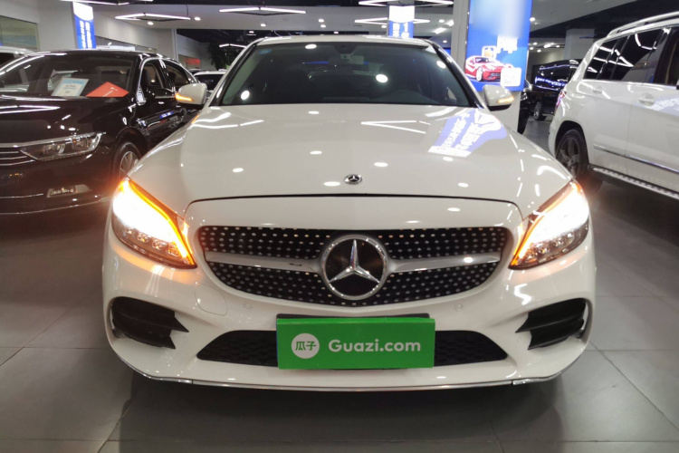 奔驰C级 2019款 C 180 L 时尚型运动版车身外观2