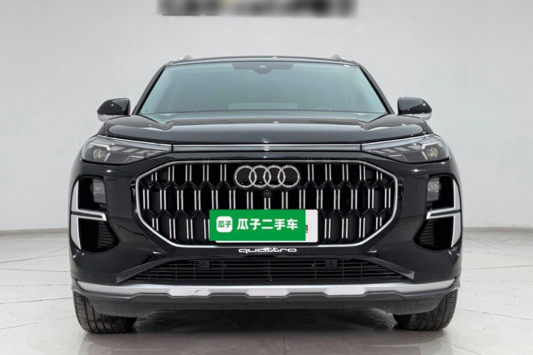 奥迪Q6 2024款 45 TFSI quattro 齐云型 羽林套装 7座车身外观6001