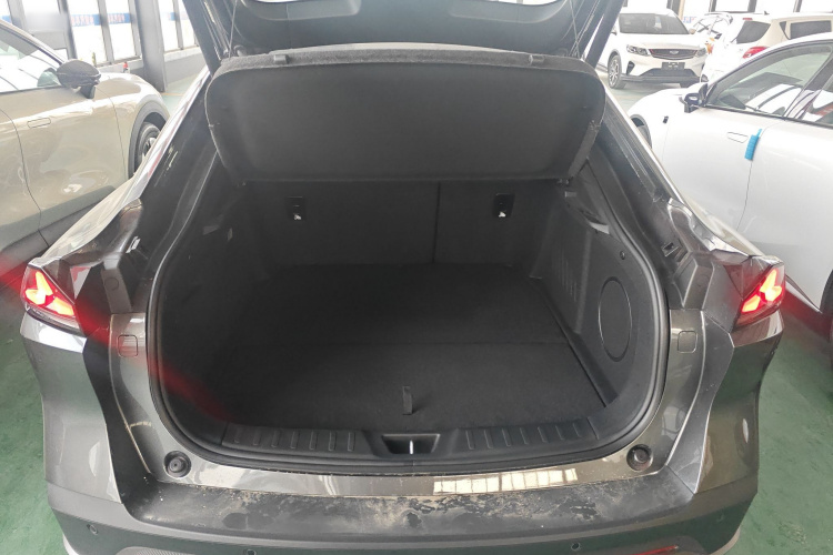 深蓝汽车 深蓝L07 2024款 230Max乾崑智驾ADS SE增程版机舱底盘23