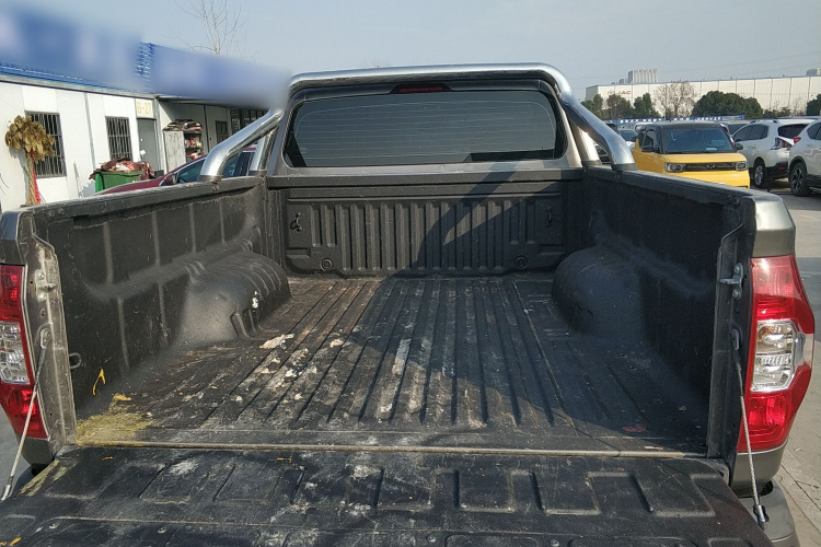 上汽大通MAXUS 大通T70 2021款 2.0T柴油自动四驱精英版长箱高底盘局部细节23