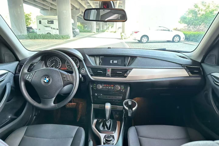 宝马X1(进口) 2012款 sDrive18i豪华型中控内饰12