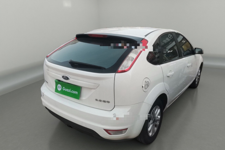 福特 福克斯 2013款 两厢经典 1.8L 手动基本型车身外观7