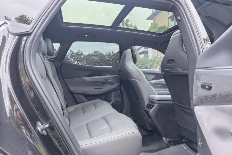 领克08 EM-P 2023款 220km 四驱性能Halo中控内饰7002