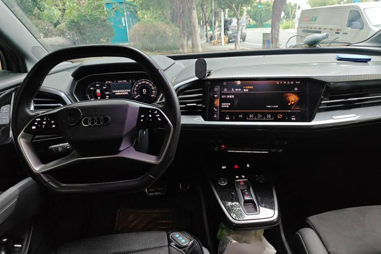 奥迪Q4 e-tron 2023款 40 e-tron 创境版中控内饰12