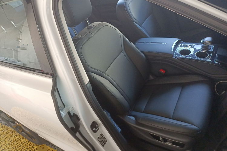 红旗HS3 PHEV 2025款 PHEV 117km 劲为PLUS版局部细节41