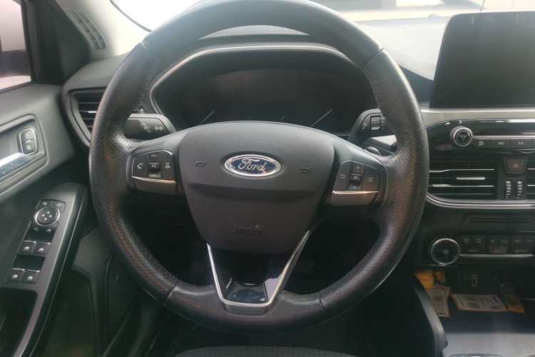 福特 福克斯 2020款 三厢 EcoBoost 180 自动锋潮型中控内饰13