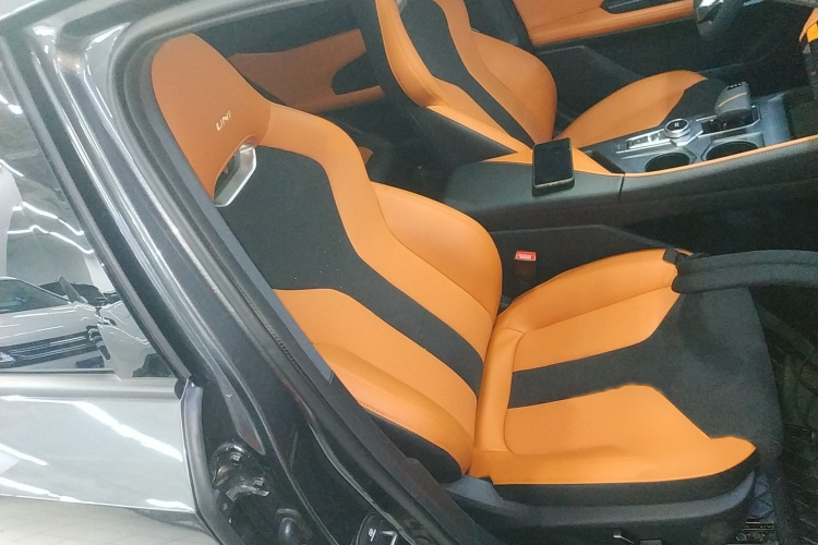 长安UNI-V 2024款 2.0T 高能版局部细节41