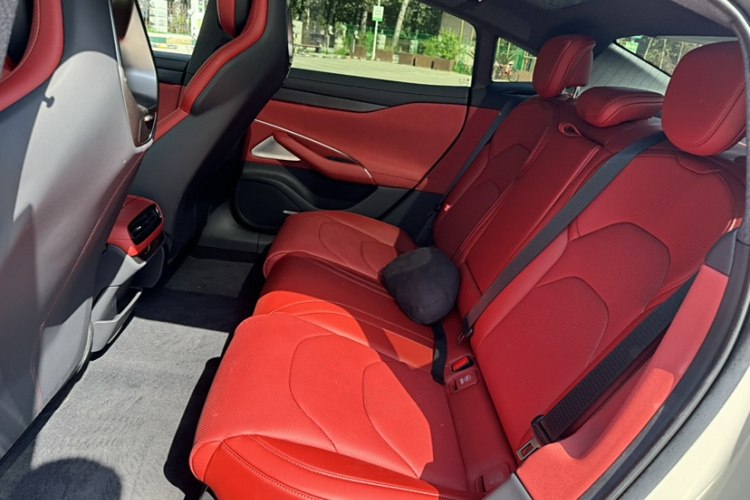 小米汽车 小米SU7 2024款 后驱超长续航高阶智驾Pro版中控内饰7007