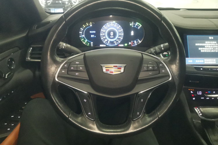 凯迪拉克CT6 PLUG-IN 2017款 30E 领先型中控内饰13