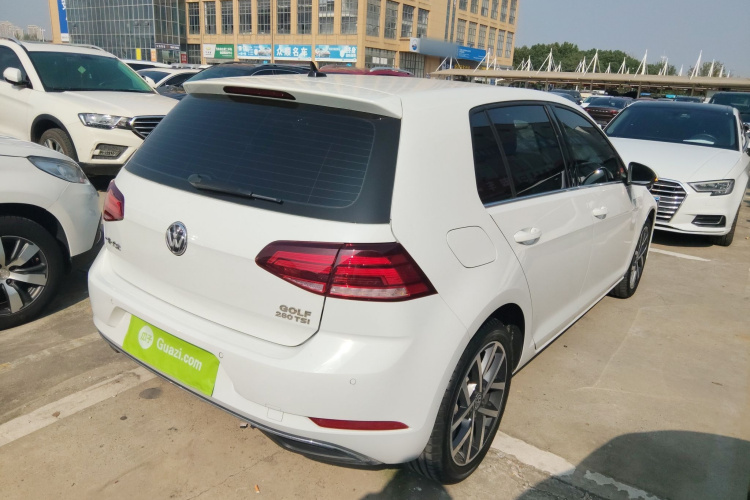 大众 高尔夫 2020款 挚爱版 280TSI DSG舒适型车身外观7