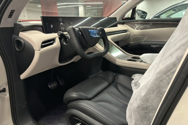 智己汽车 智己LS7 2024款 90kWh Max Elite后驱版中控内饰7007