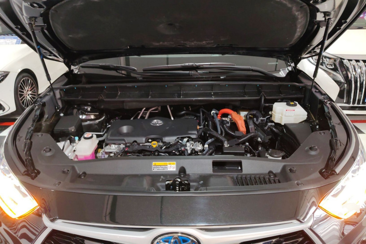 丰田 汉兰达 2022款 双擎 2.5L 四驱尊贵版 7座机舱底盘24