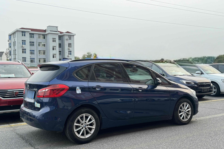 宝马2系旅行车 2016款 218i 时尚型车身外观6004