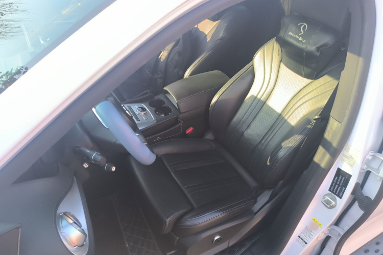 腾势X 2020款 PHEV旗舰版中控内饰19